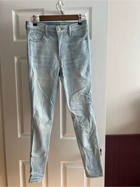 Old Navy Light Wash Skinny Jeans